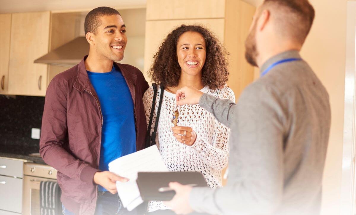 Multi-Tenant Commercial Properties - happy tenants - express capital financing