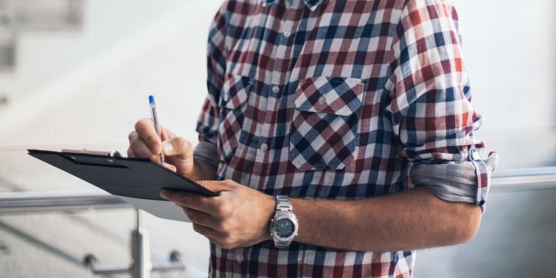 A property investor using a property checklist - ECF