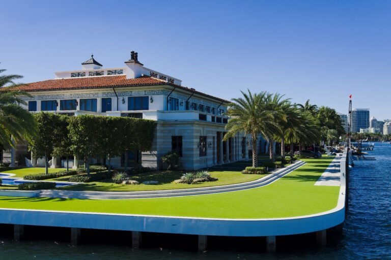 A large suburban house in Florida on a sunny day - Express Capital Financing
